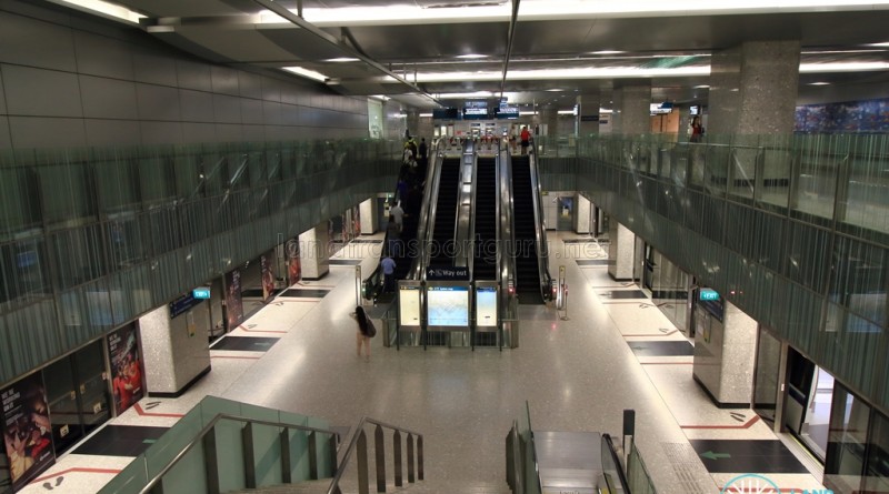 Bayfront MRT Station - Overhead view of Upper platform from concourse level