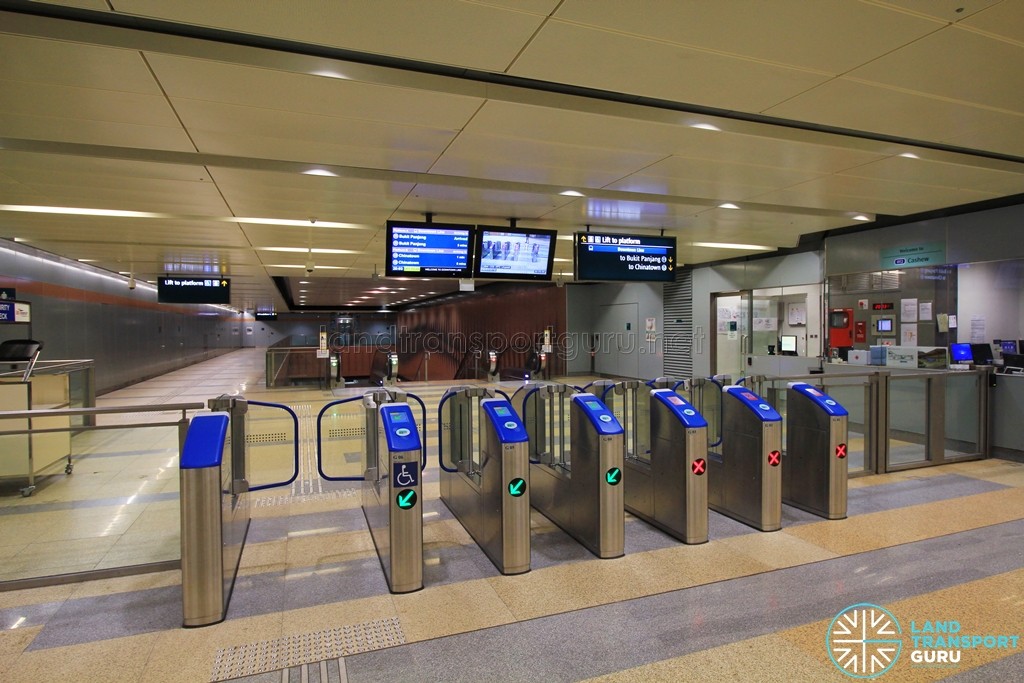 Cashew MRT Station - Passenger Service Centre & Faregates