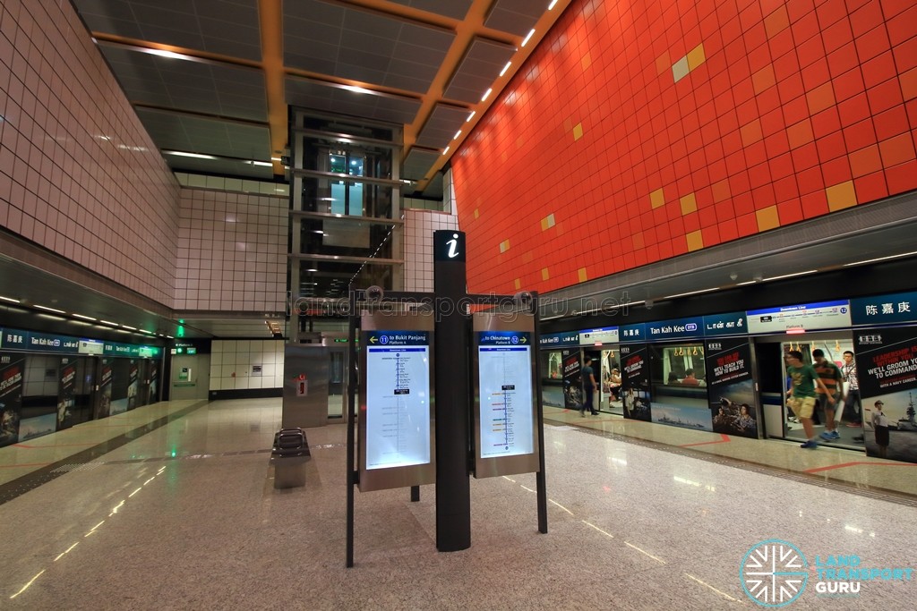 Tan Kah Kee MRT Station - Platform level