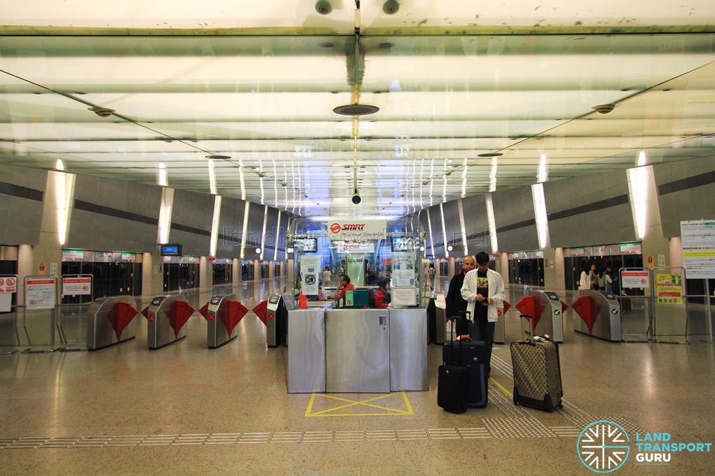 Changi Airport MRT Station - Passenger Service Centre & Faregates