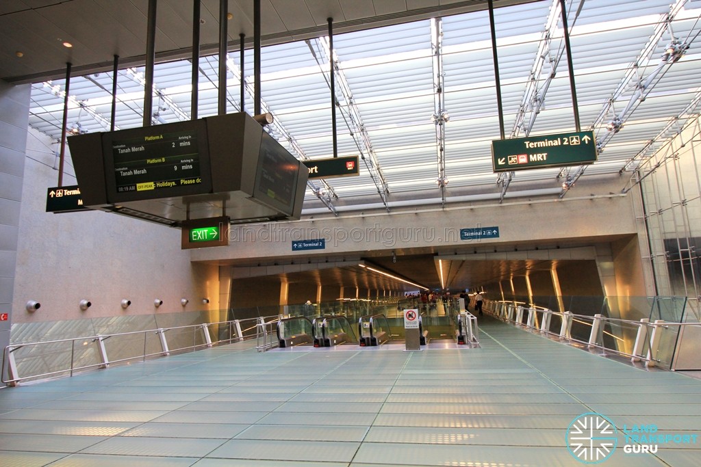 Changi Airport MRT Station - Mezzanine level (T3 end)