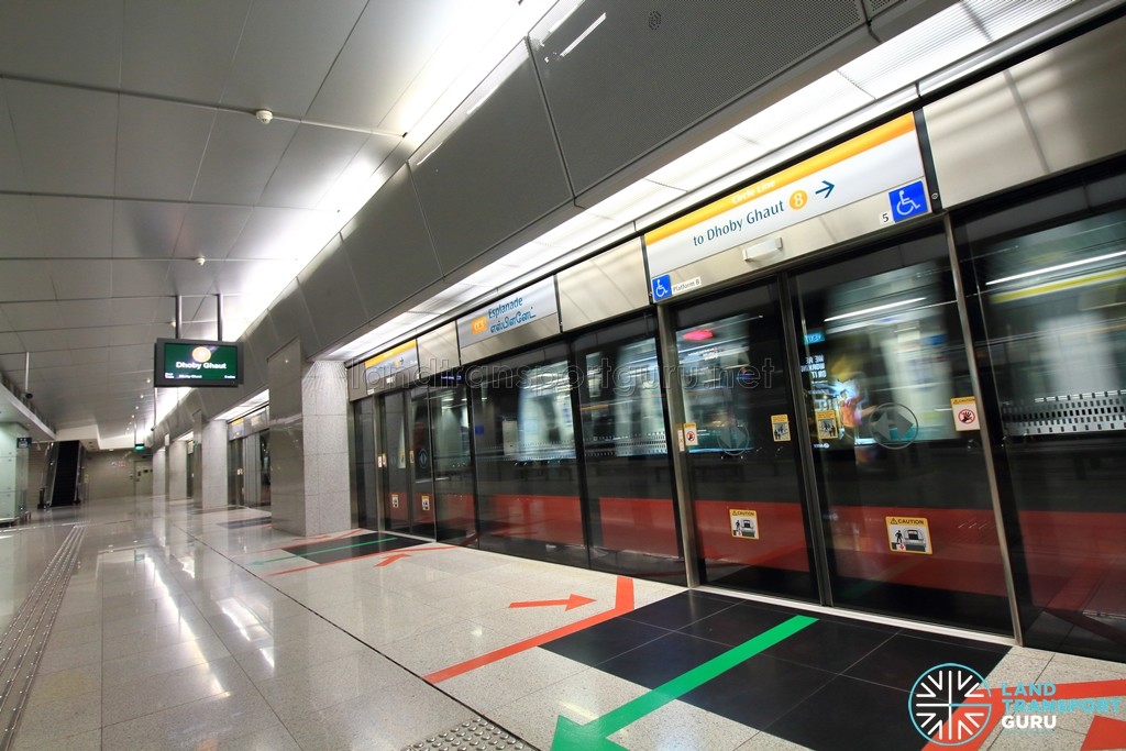 Esplanade MRT Station - Platform B