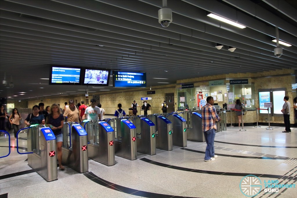 Beauty World MRT Station - Passenger Service Centre & Faregates