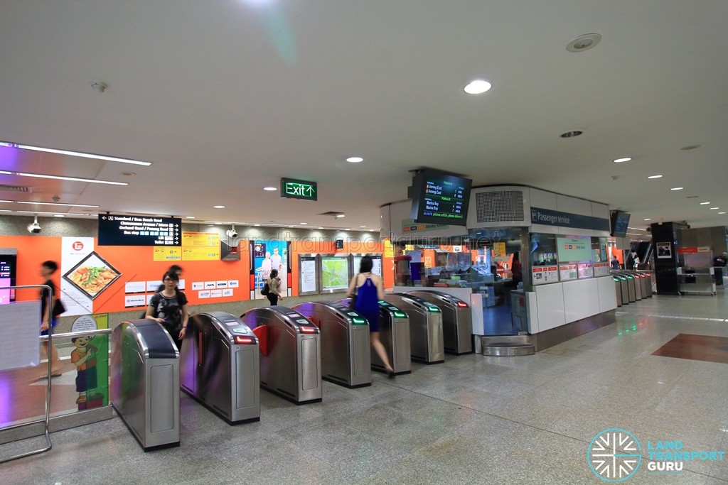 Dhoby Ghaut MRT Station - NSL Passenger Service Centre & Faregates