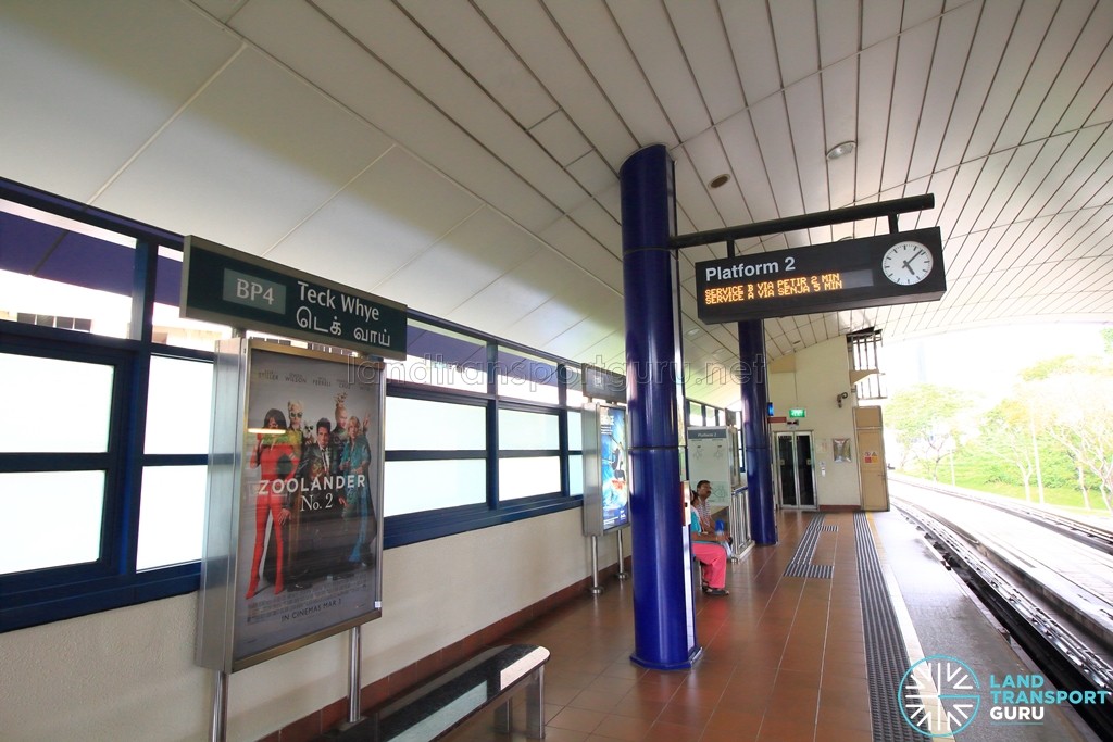 Teck Whye LRT Station - Platform 2