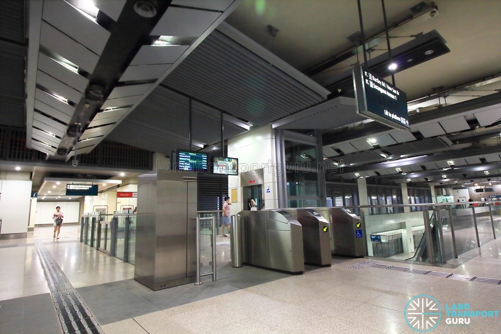Bartley MRT Station - West Faregates leading to lift