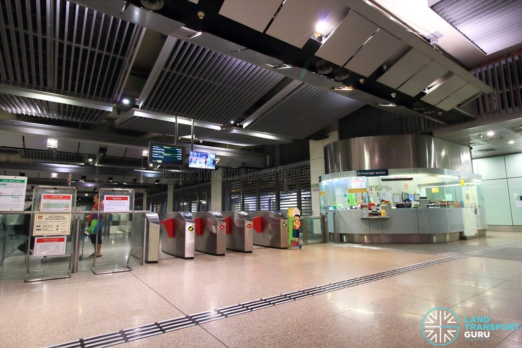 Bartley MRT Station - Passenger Service Centre & East Faregates