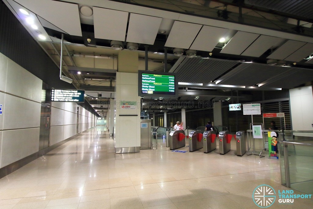 Serangoon MRT Station - CCL Faregates (West end)