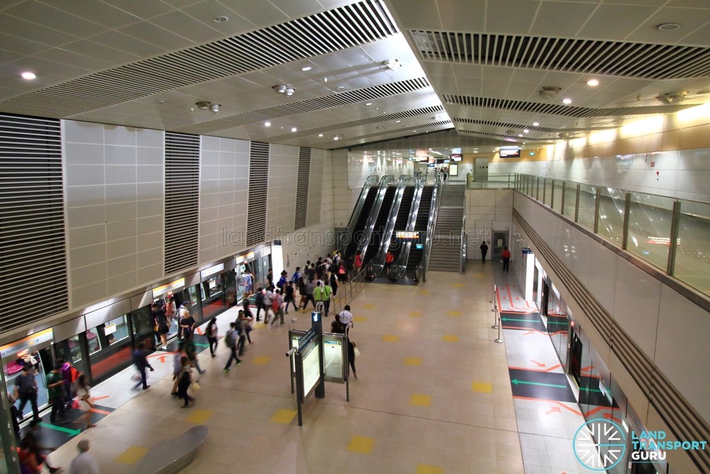 Bishan MRT Station - Overhead view of platform from concourse level
