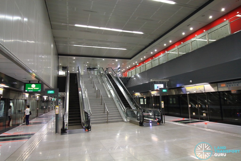 Telok Blangah MRT Station - Platform level