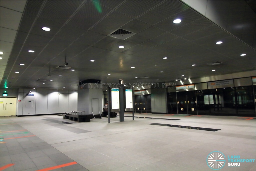 Nicoll Highway MRT Station - Platform level