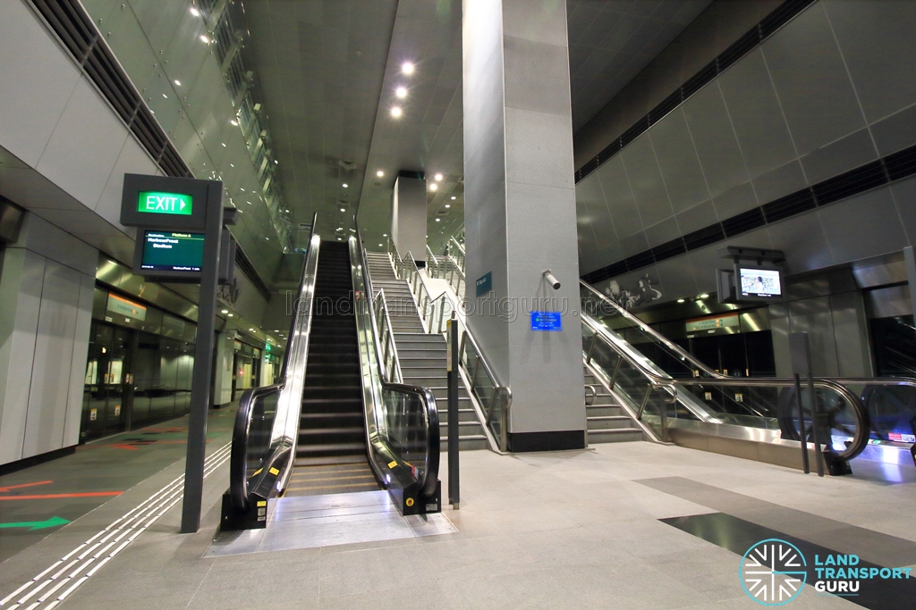 Nicoll Highway MRT Station - Platform level