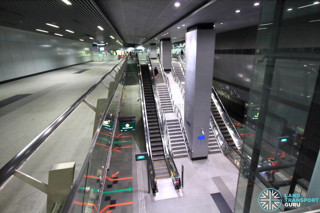 Nicoll Highway MRT Station - Overhead view of platform from concourse level