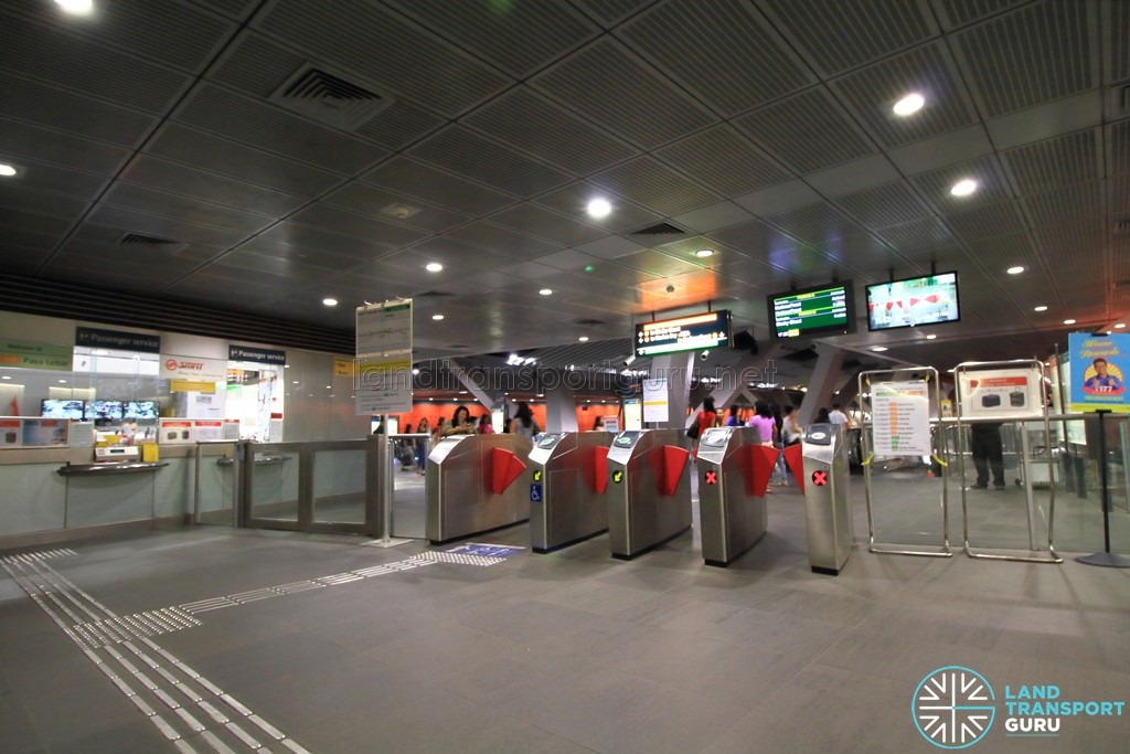 Paya Lebar MRT Station - CCL Ticket Concourse (North end Passenger Service Centre & Faregates)