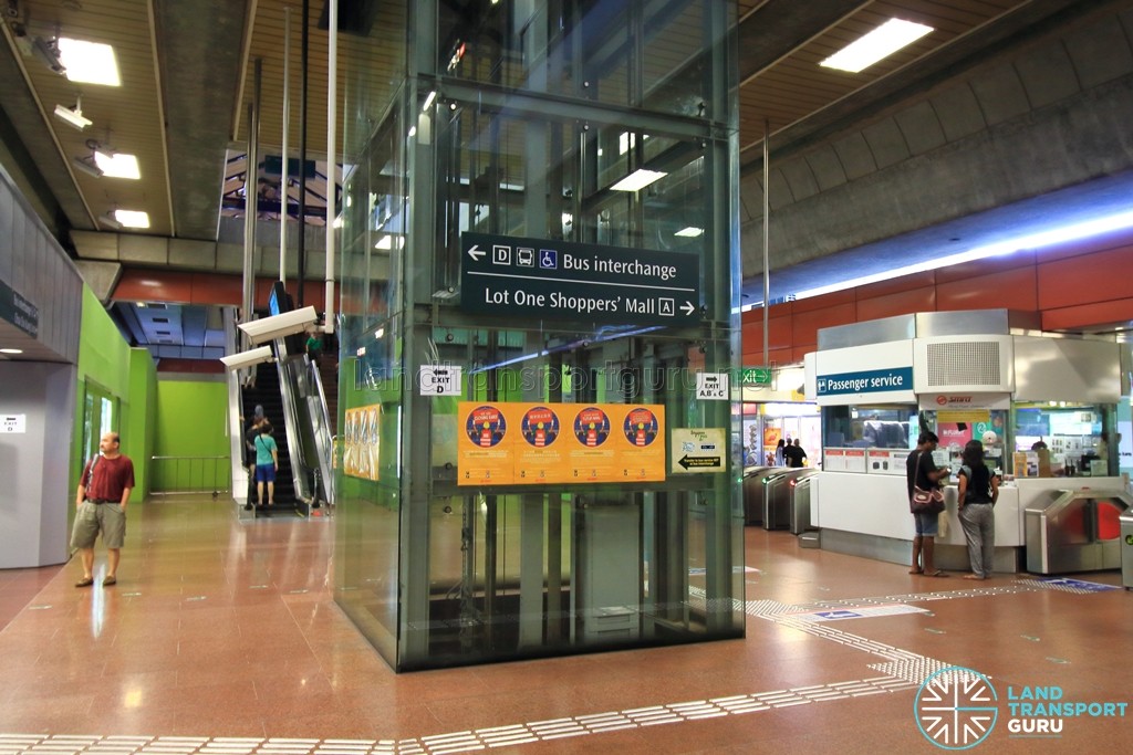 Choa Chu Kang MRT/LRT Station - Paid concourse lift