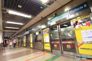 City Hall MRT Station - Platform B (EWL Westbound)
