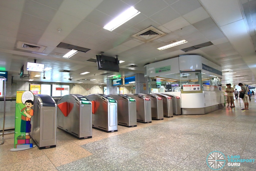 Outram Park MRT Station - EWL Passenger Service Centre & Faregates