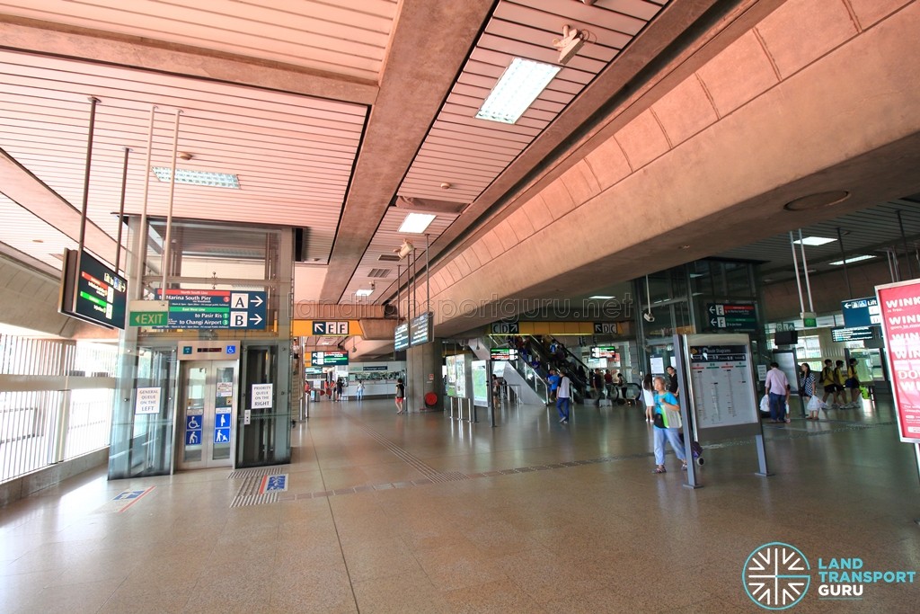 Jurong East MRT Station - Transfer Concourse (L2)