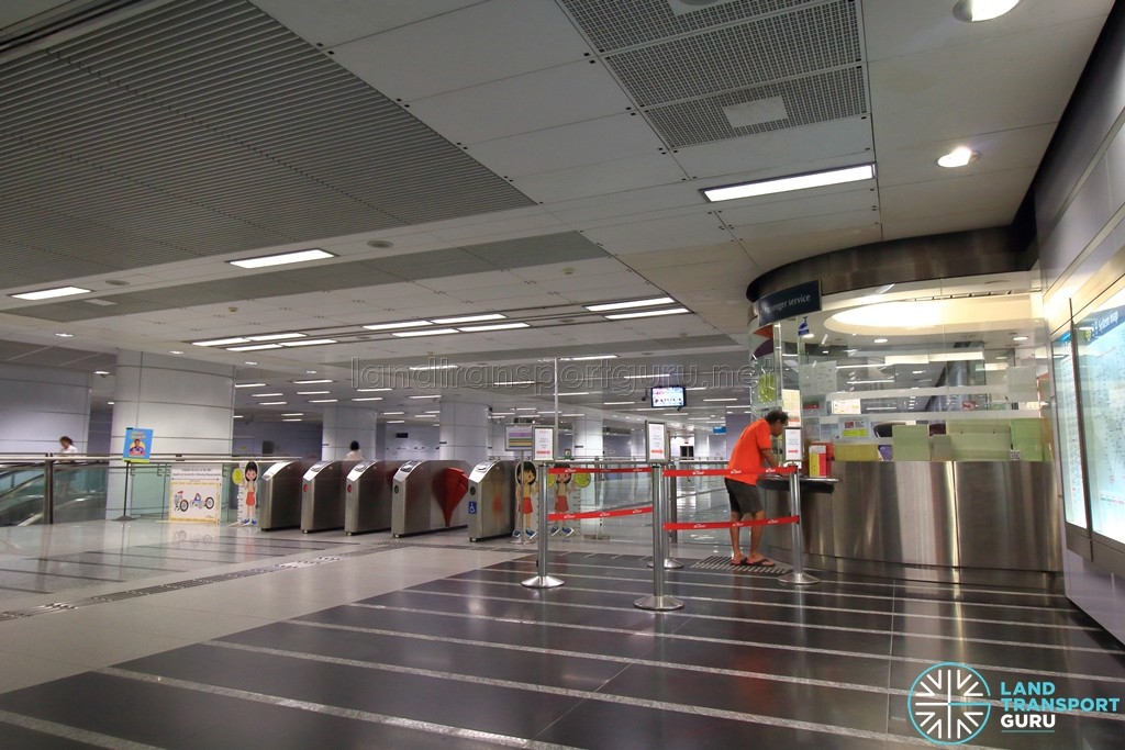Potong Pasir MRT Station - Passenger Service Centre & Faregates