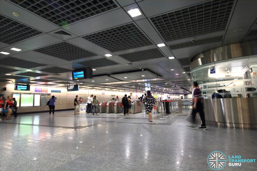 Hougang MRT Station - North Faregates & Passenger Service Centre