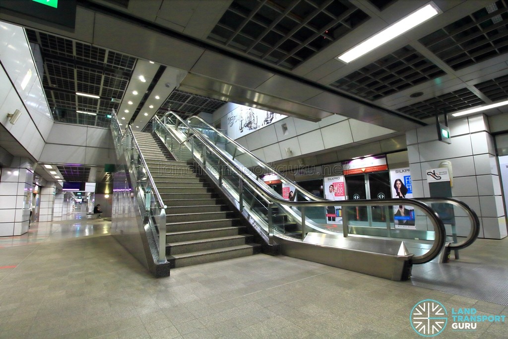 Clarke Quay MRT Station - Platform level