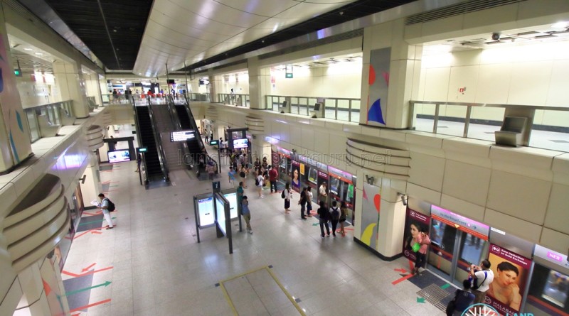 Farrer Park MRT Station - View of platform from concourse