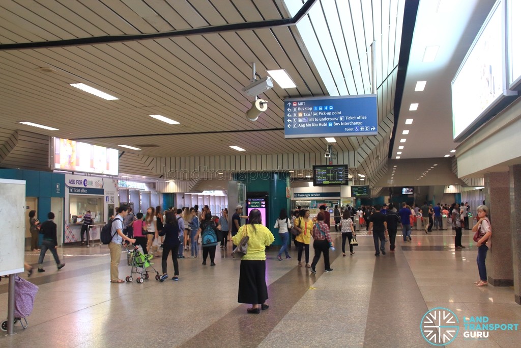 Ang Mo Kio Station: Unpaid concourse