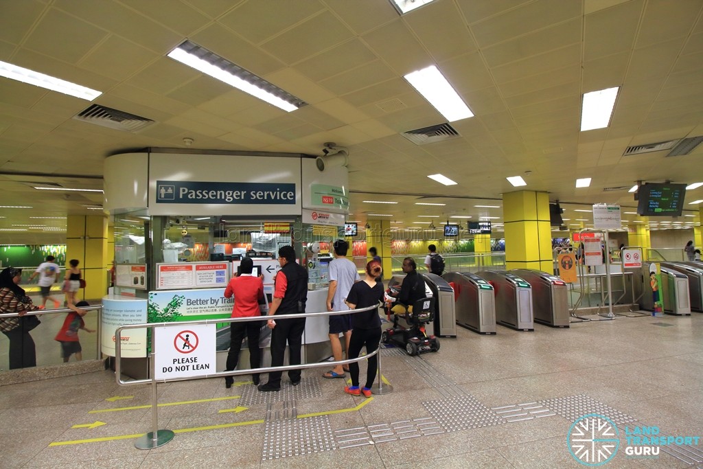 Toa Payoh MRT Station - Passenger Service Centre & Faregates