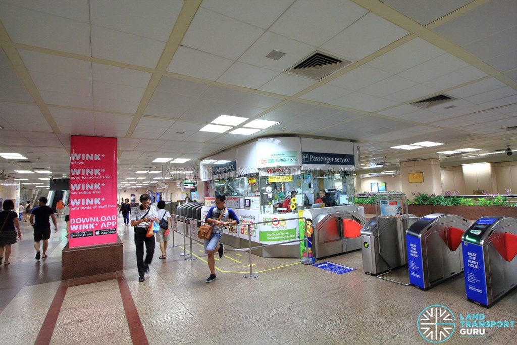 Raffles Place MRT Station - Passenger Service Centre & Faregates
