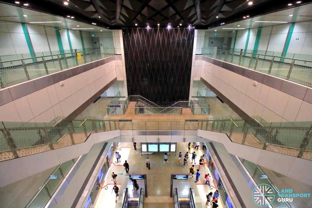 Bugis MRT Station - DTL concourse (paid area)