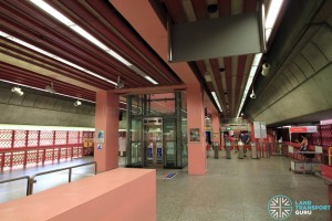 Redhill MRT Station - Concourse level