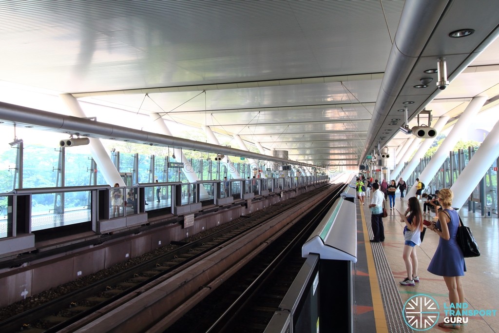 Dover MRT Station - Platforms on both sides of tracks