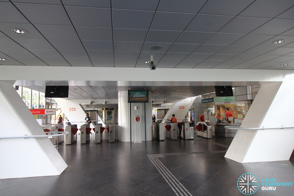 Dover MRT Station - Passenger Service Centre & Faregates