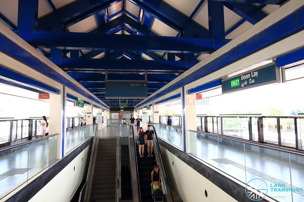 Boon Lay MRT Station - Platform level