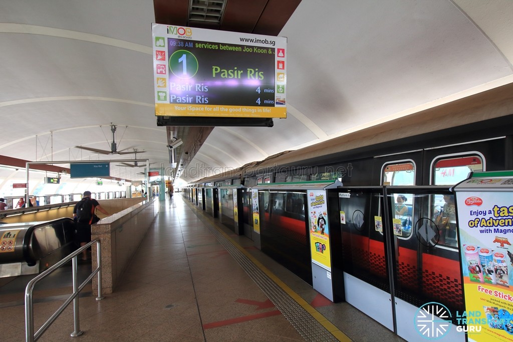 Tampines MRT Station - EWL Platform A