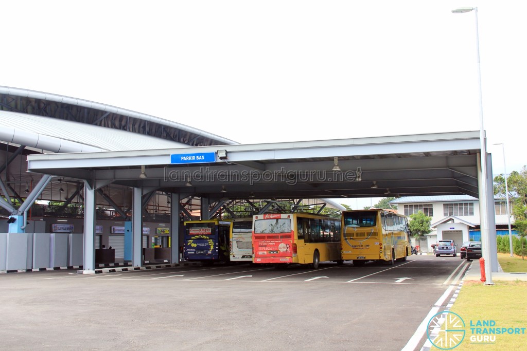 Gelang Patah Bus Terminal - Bus Park