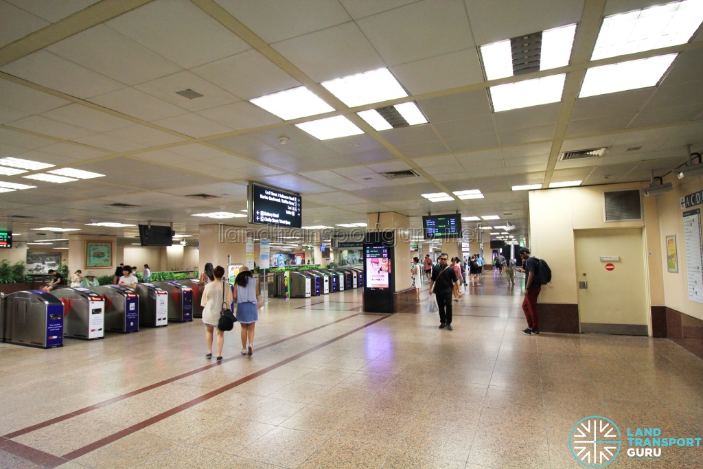 Raffles Place MRT Station - Ticket Concourse