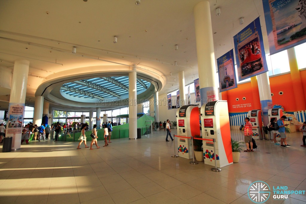 Vivocity Station - Concourse (Dec 2016)