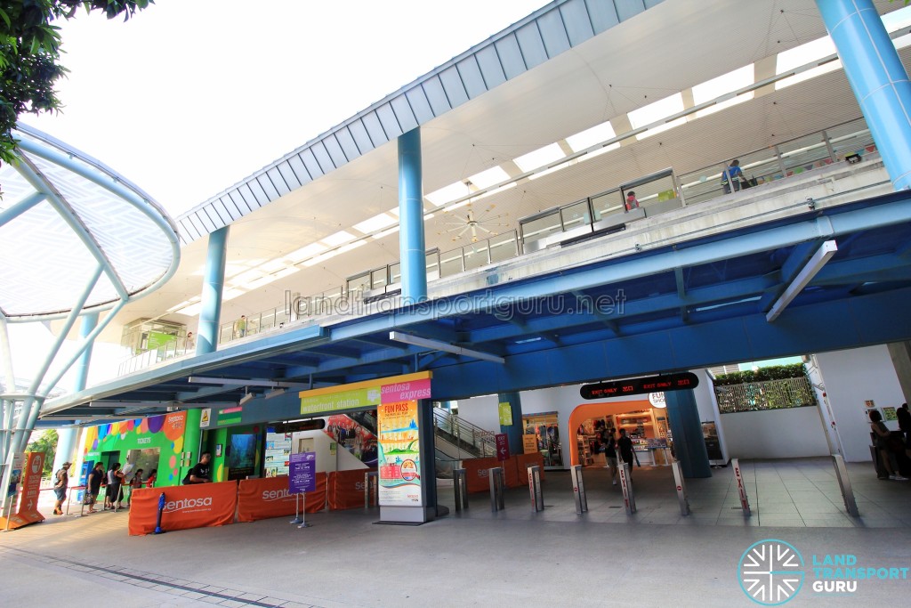 Resorts World Station - Entrance (Jul 2016)