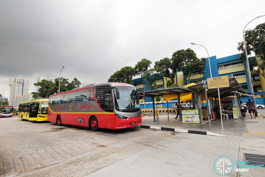 Queen Street Bus Terminal - Simultaneous bus boarding