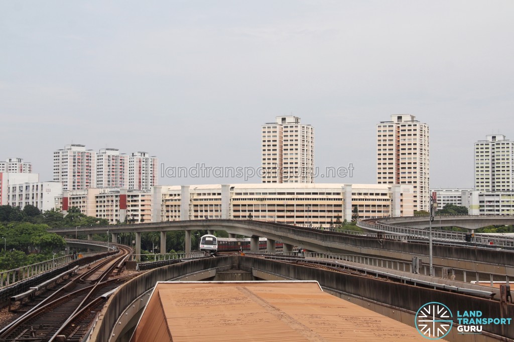 Jurong East MRT Station - Westbound and southbound tracks