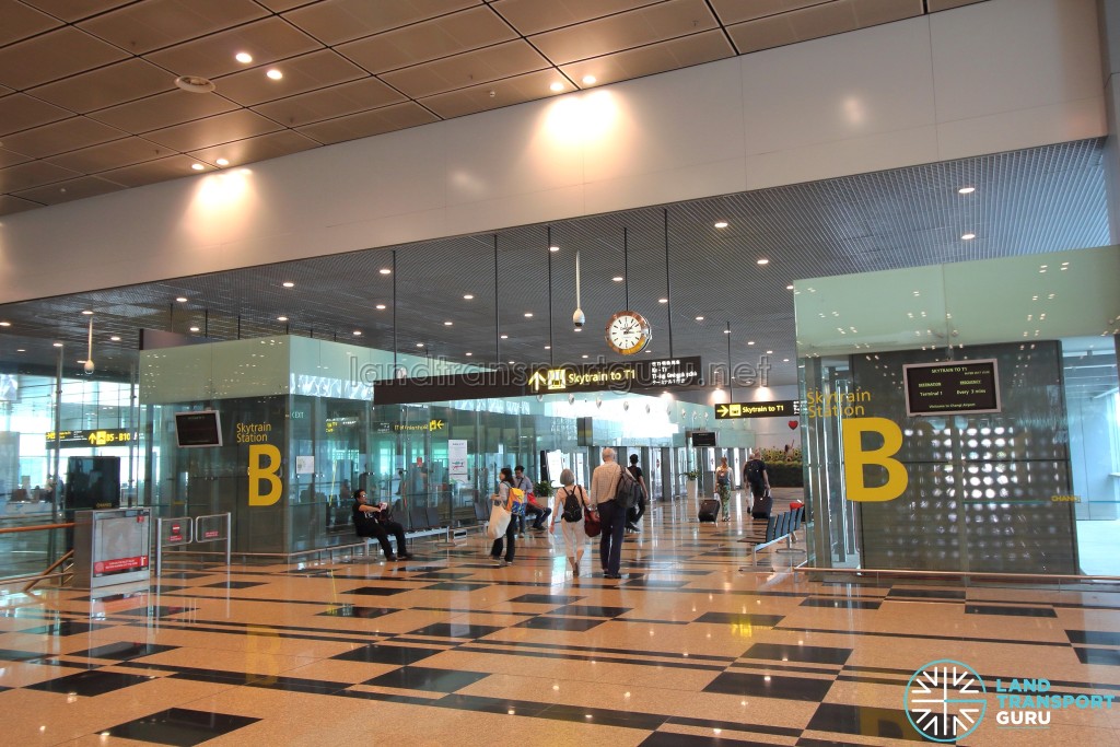 Changi Airport Skytrain - Public Area - Station B (Terminal 3)