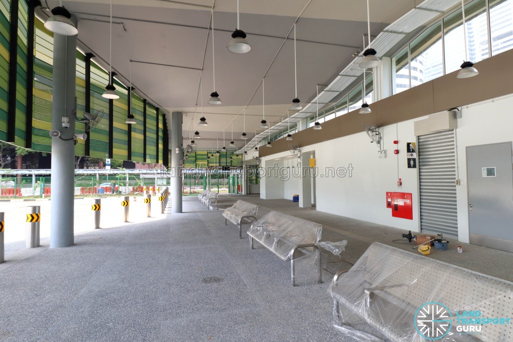 New Shenton Way Bus Terminal - Waiting benches