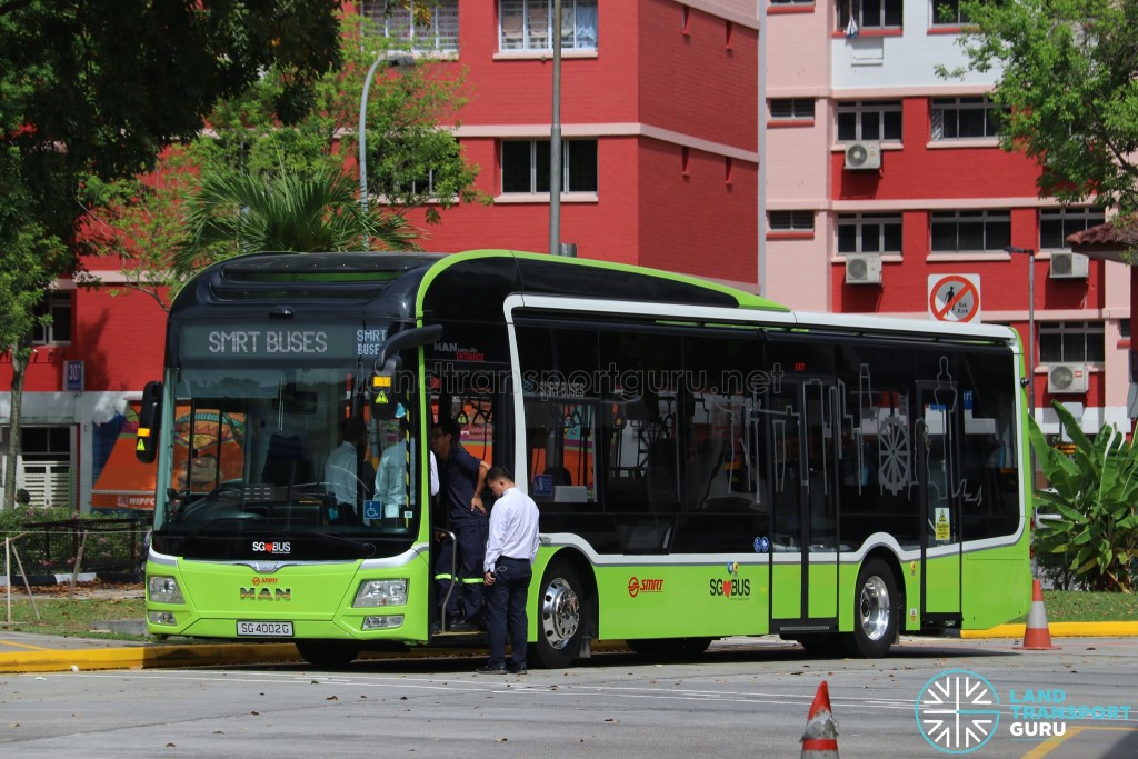 SMRT 3-Door MAN Lion's City LE (SG4002G) - SMRT Buses