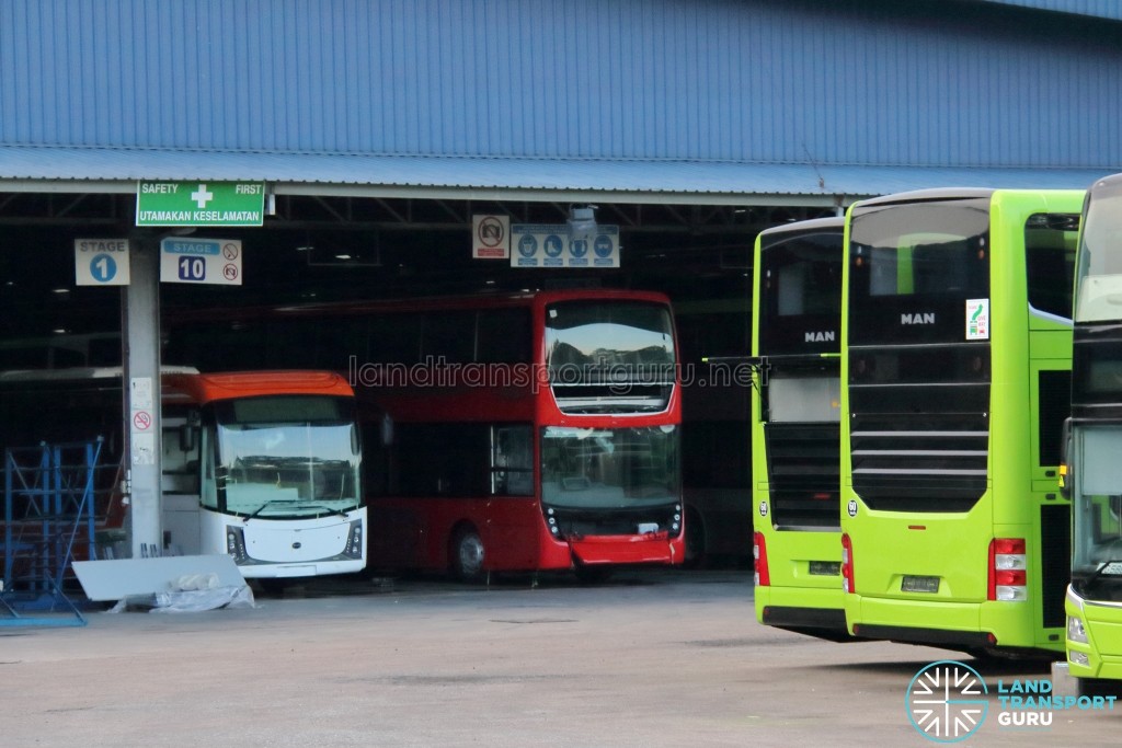 Gemilang Coachworks - BYD K9R for Long Win Bus, Hong Kong, beside a KMB Volvo B9TL