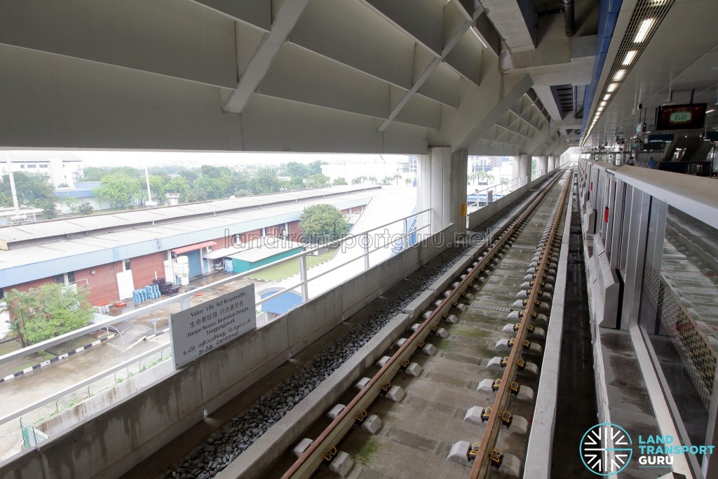 Gul Circle MRT Station - Unused Platform (Lower level) - Tracks