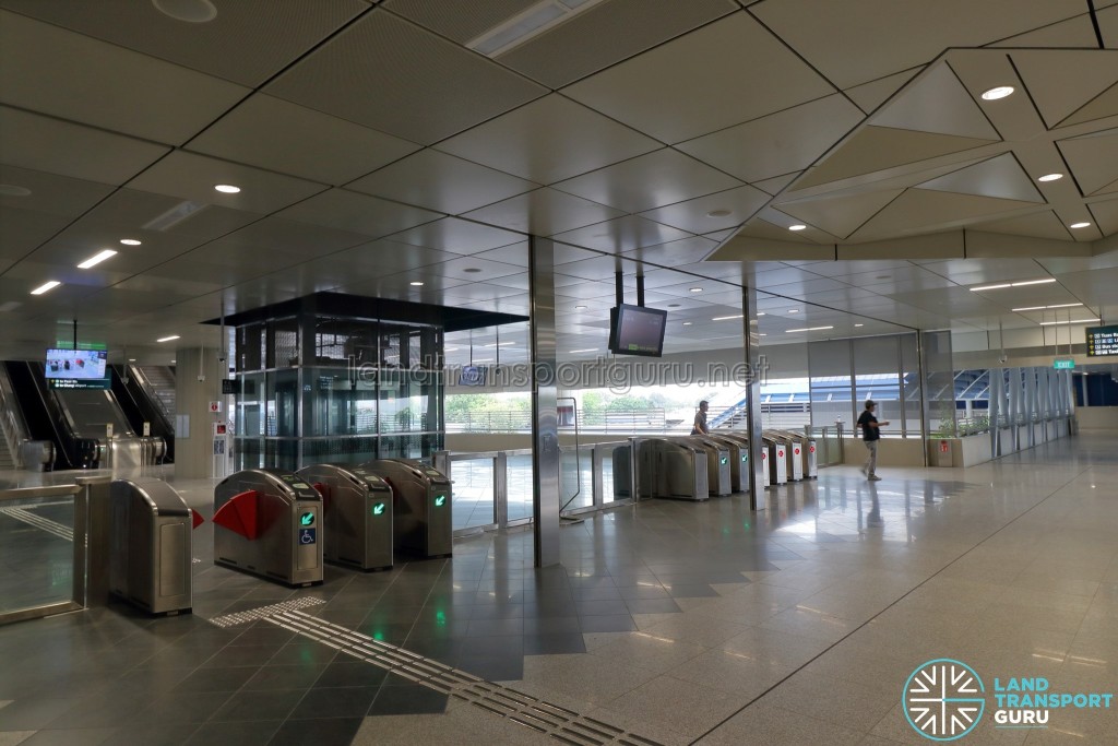 Gul Circle MRT Station - Faregates