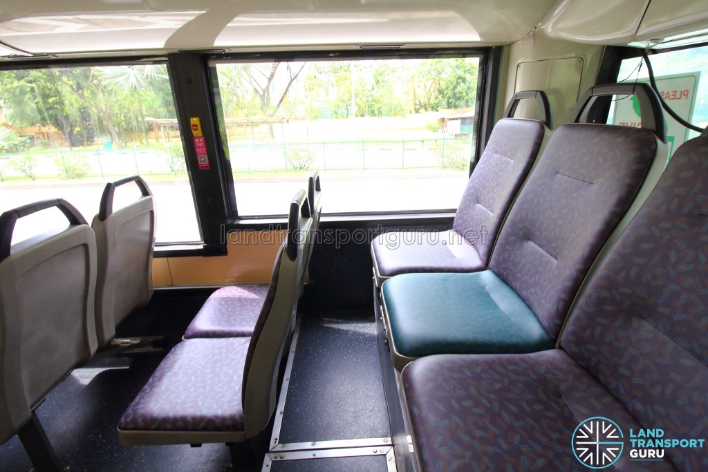 Mercedes-Benz O405G (TIB1105H) - Mismatched seat cover on last row