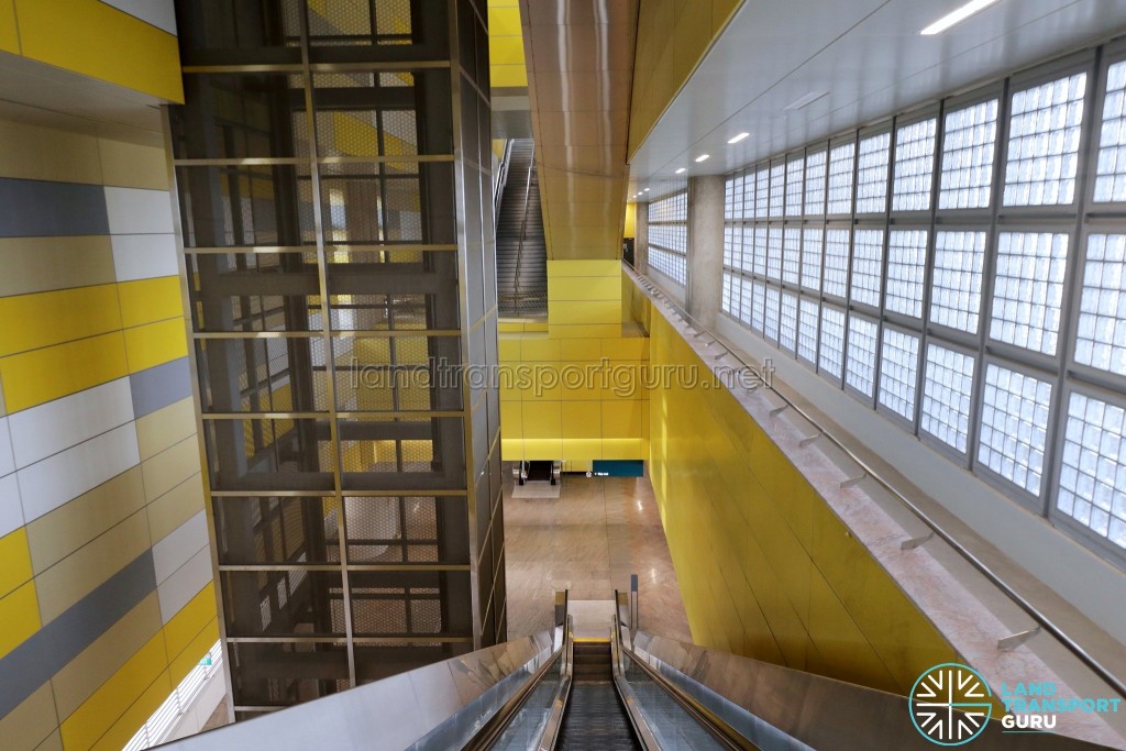 Tuas Crescent MRT Station - Escalator between concourse and platform