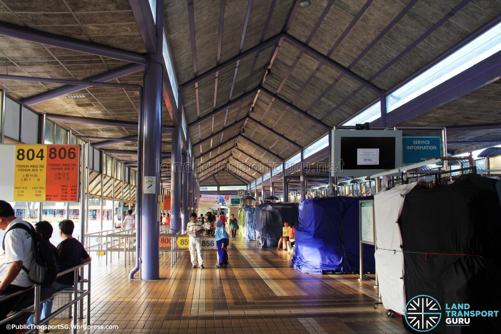 Old Yishun Bus Interchange (March 2015) - Concourse with closed retail shops